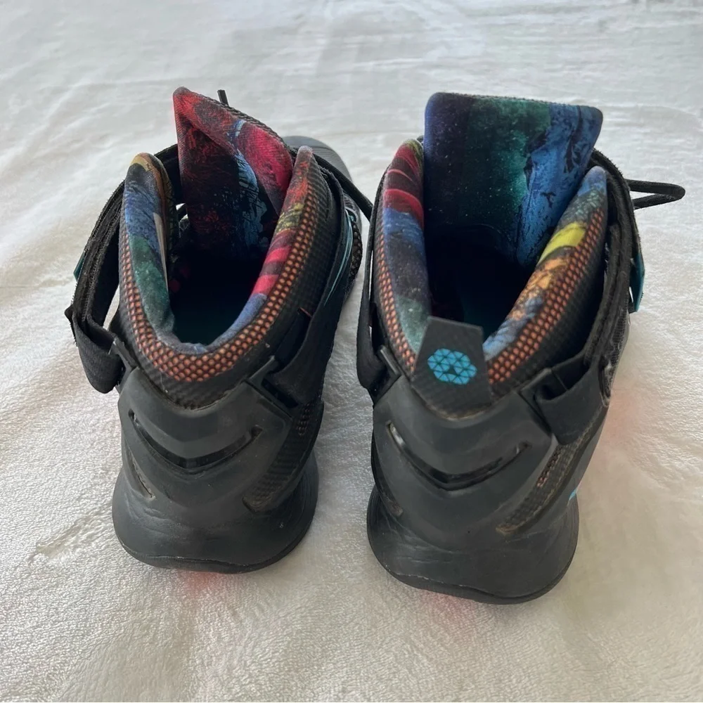 NIKE Lebron Zoom Soldier 9 Sneakers